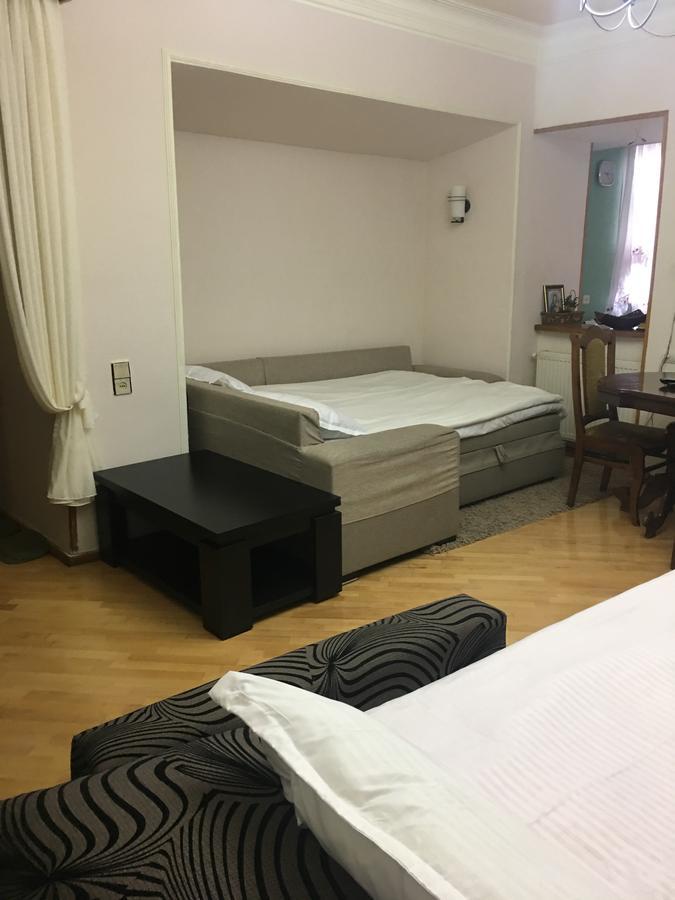 Guesthouse Zeinabi Tbilisi Ngoại thất bức ảnh